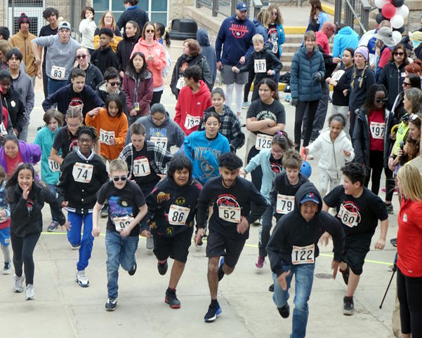 A group of runners starting the race.